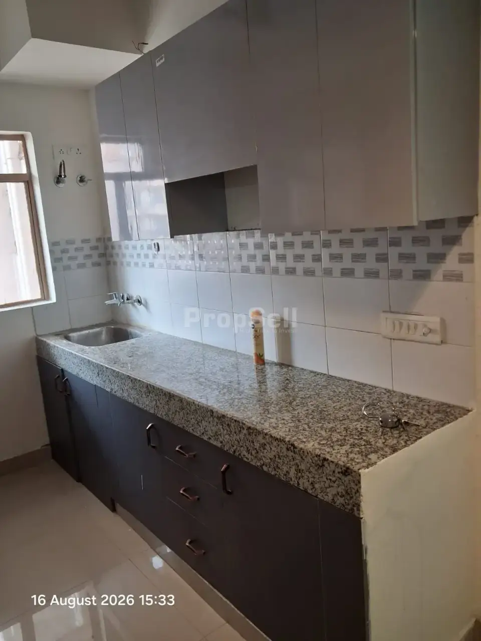 2 BHK Flat/Apartment for Rent in Pareena Laxmi Apartments, Sector-99A, Gurgaon - Photo 1