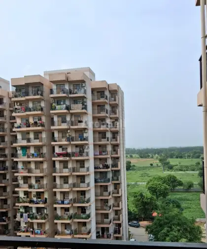 2 BHK Flat/Apartment for Rent in Pareena Laxmi Apartments, Sector-99A, Gurgaon - Photo 3