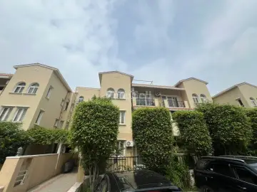 Emaar Emerald Hills - 4 BHK Independent/Builder Floor in Sector 65, Gurgaon