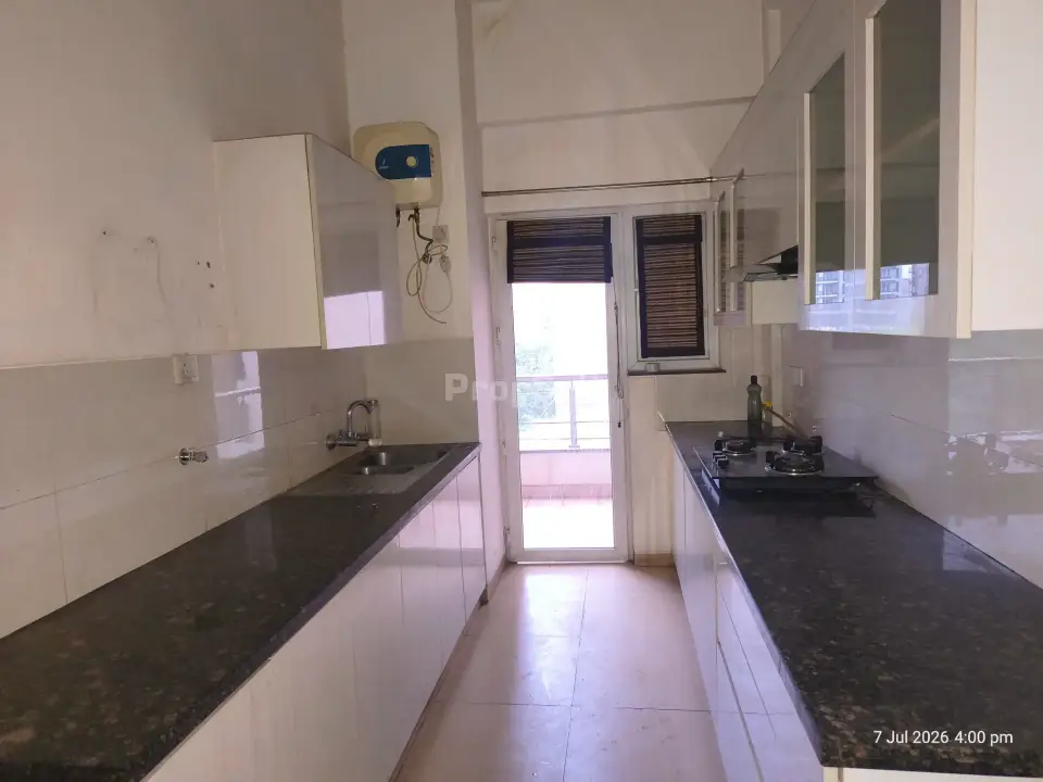 3 BHK Independent/Builder Floor for Rent in Adani Brahma Samsara, Sector-60, Gurgaon - Photo 1