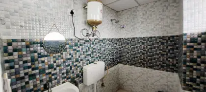 2 BHK Flat/Apartment for Sale in Andour Heights, Sector 71, Gurgaon - Photo 2