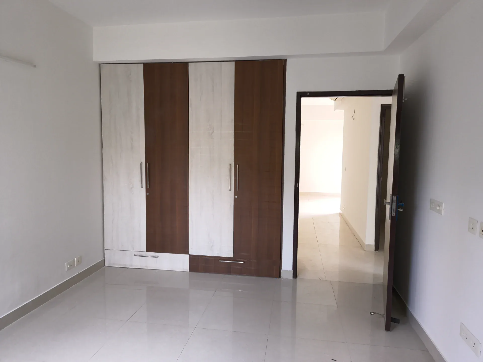 Adani M2K Oyster Grande