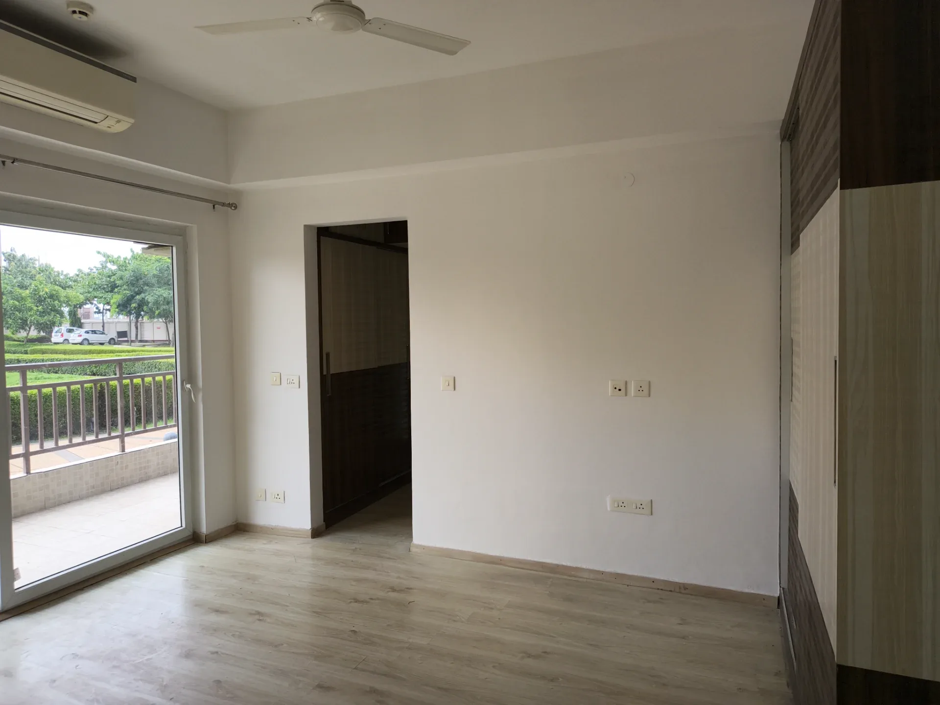 Adani M2K Oyster Grande