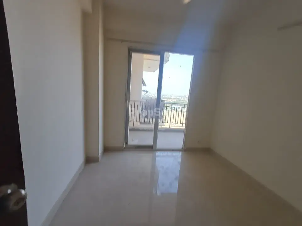 2 BHK Flat/Apartment for Sale in Signature The Roselia, Sector-95A, Gurgaon - Photo 1